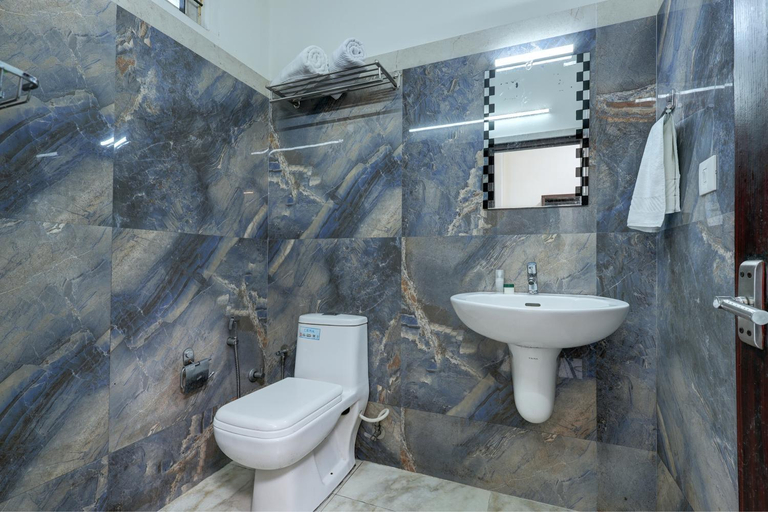 Bathroom 4, Kurinji Wanderlust, Idukki