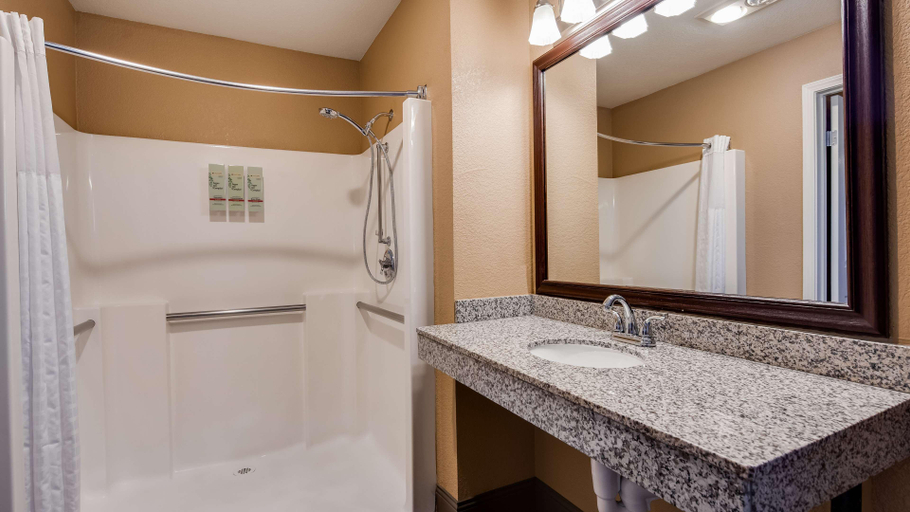 Bathroom 4, Best Western Country Inn, Humboldt