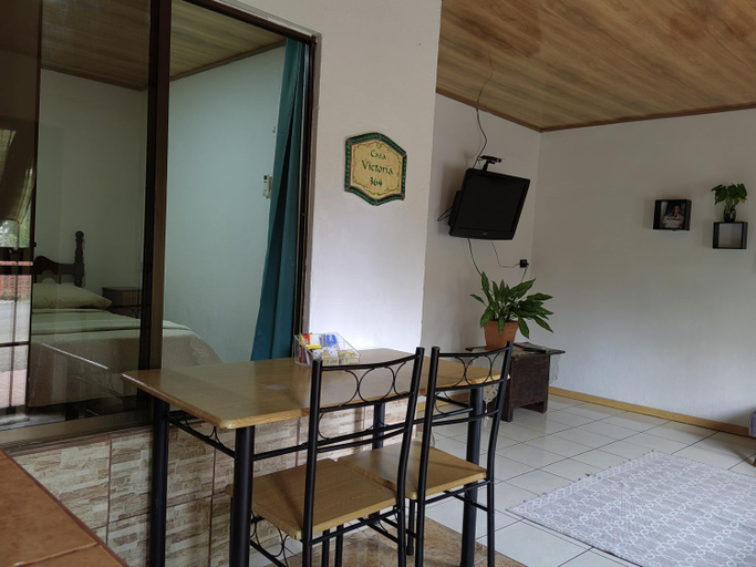 Others 5, Casa Victoria, Puntarenas