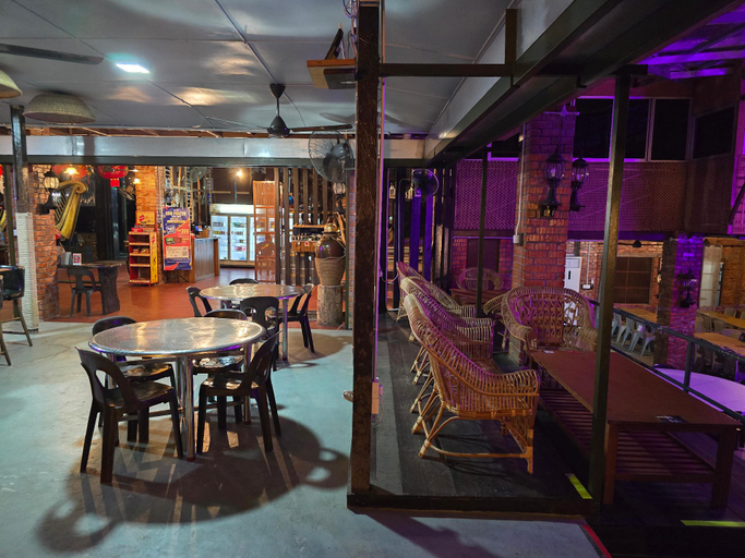 Food & Drinks 3, Heritage House @ Windcave , Bau