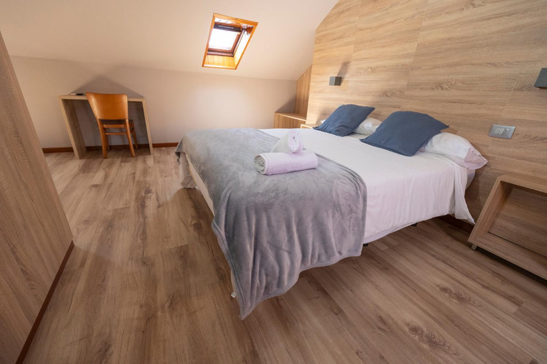 Bedroom 2, Hotel Restaurante Isape GBC, Pontevedra