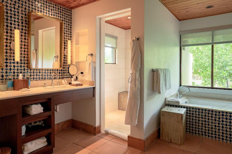 Bathroom 4, Rosewood Little Dix Bay