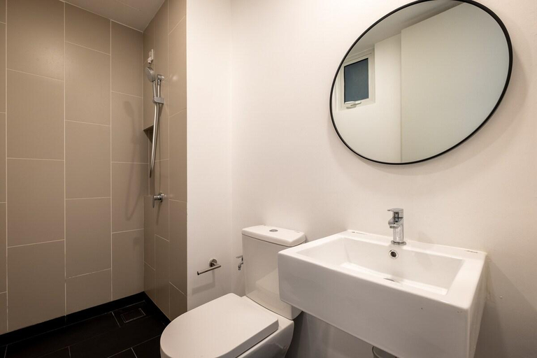 Bathroom 4, The White House UNA opposite Sunway Velocity Mall, Kuala Lumpur
