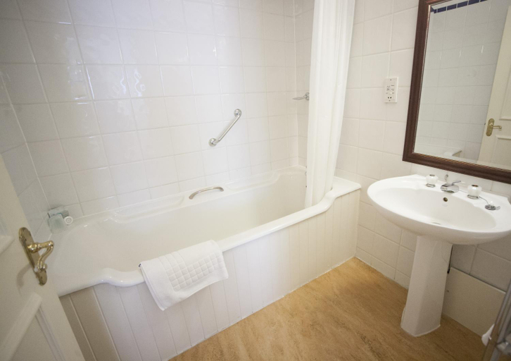 Bathroom 4, Lion Hotel Shrewsbury, Shropshire