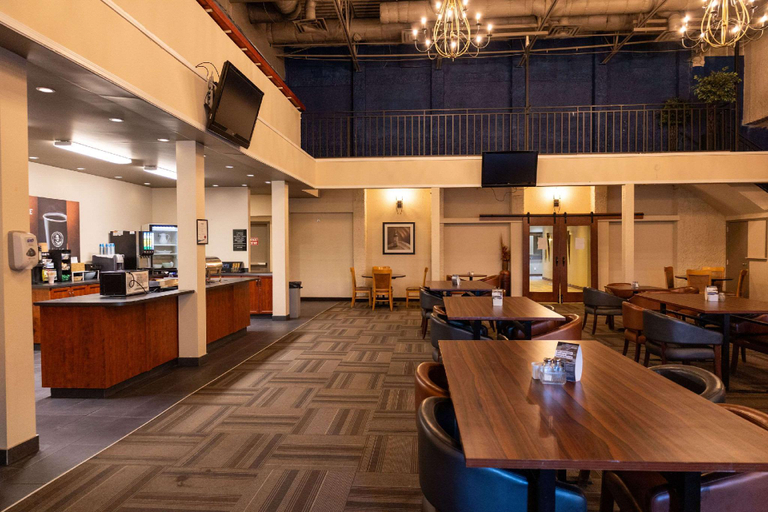 Food & Drinks 5, Radisson Hotel Fort St. John, Peace River