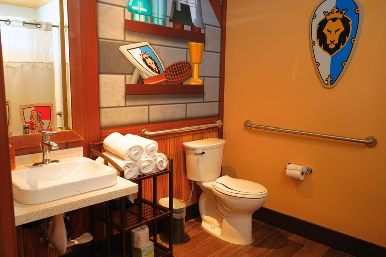 Bathroom, LEGOLAND HOTEL AT LEGOLAND CALIFORNIA RESORT, San Diego