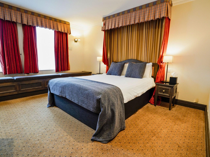 Bedroom 2, Buckingham Villiers Hotel, Buckinghamshire