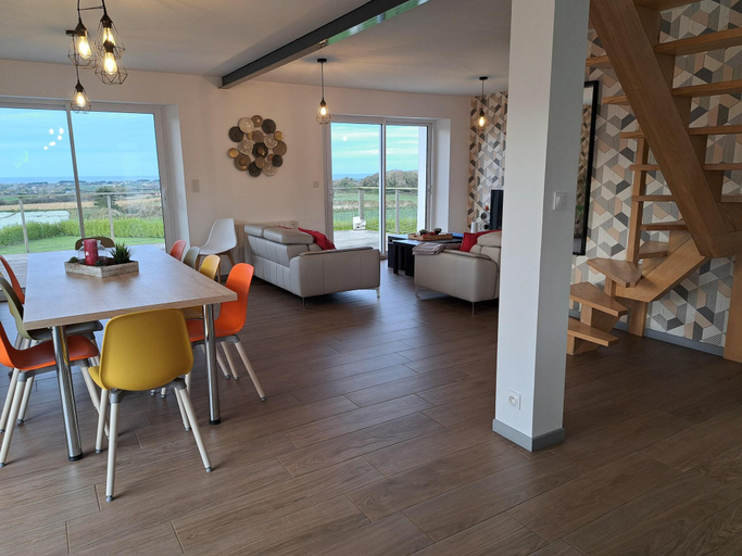 Others 4, Holiday Home in Brittany with Sea View, Finistère