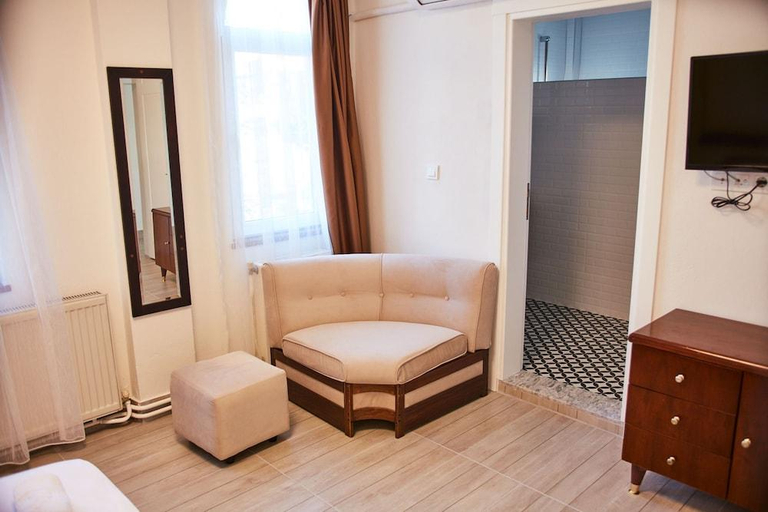 Bedroom 1, Ilcayto Rooms, Foça