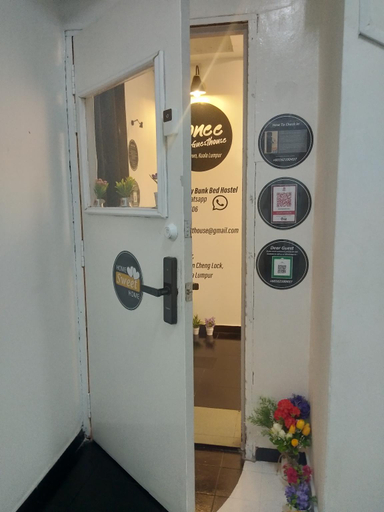 Entrance 4, NONEE GUESTHOUSE, Kuala Lumpur