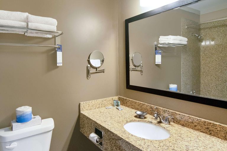 Bathroom 4, Best Western The Westerly Hotel, Comox-Strathcona
