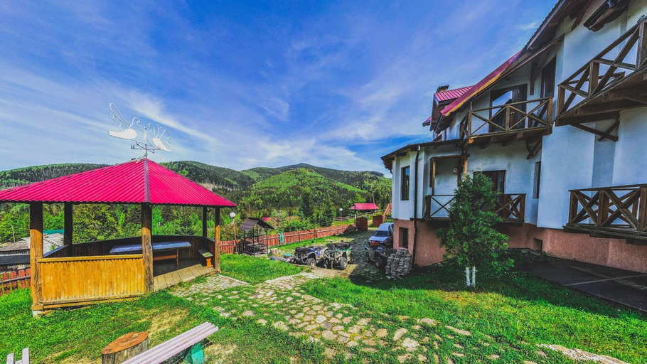 Others 3, 12 Months Estate, Dolyns'kyi