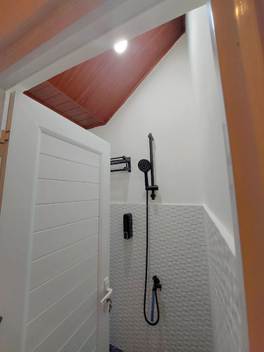 Bathroom 3, Yustien Homestay Jogja 3 Bedroom (Entire House), Bantul