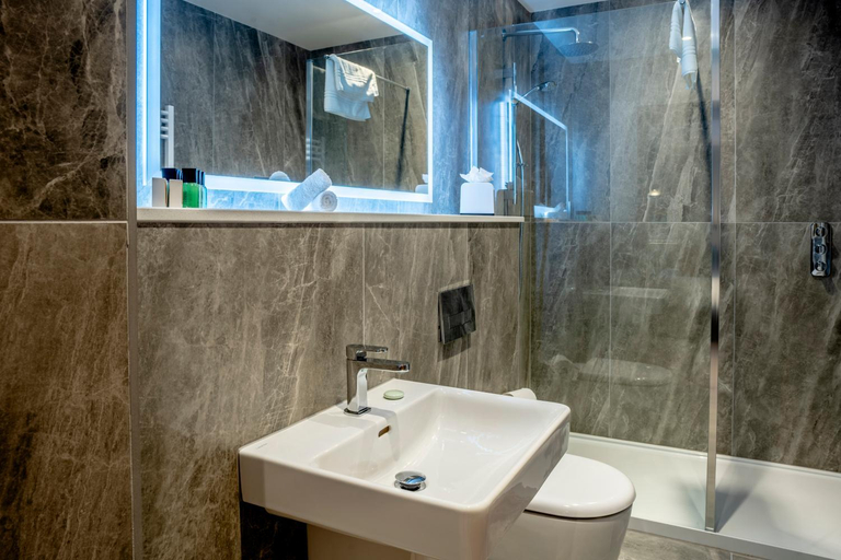 Bathroom, Star Hotel Kingussie, Highland