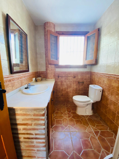 Bathroom, Cortijo Cantalobos, Granada
