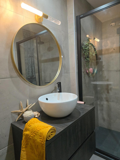 Bathroom 2, The House of Cats, Vila Nova de Gaia