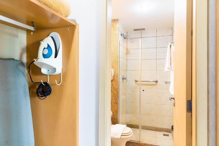 Bathroom 3, Mediterraneo Barra Flat, Rio de Janeiro
