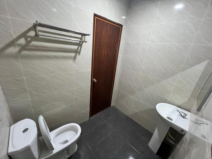 Bathroom 4, De Royal Hotel, Ampang