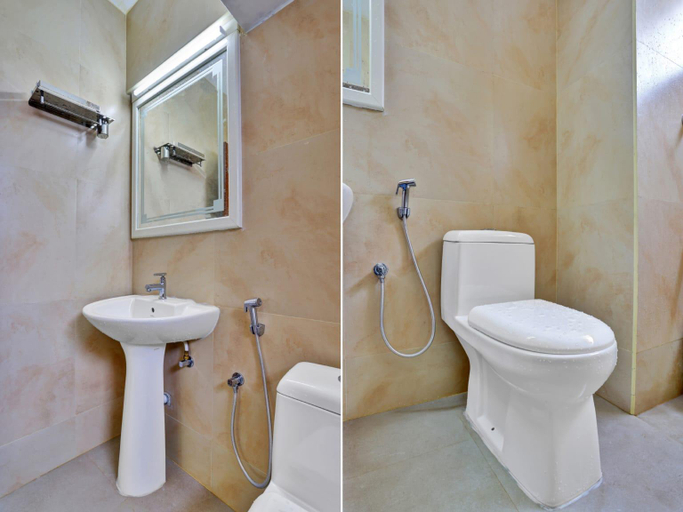 Bathroom, Family Castle Hotel & Restaurant, Thiruvananthapuram