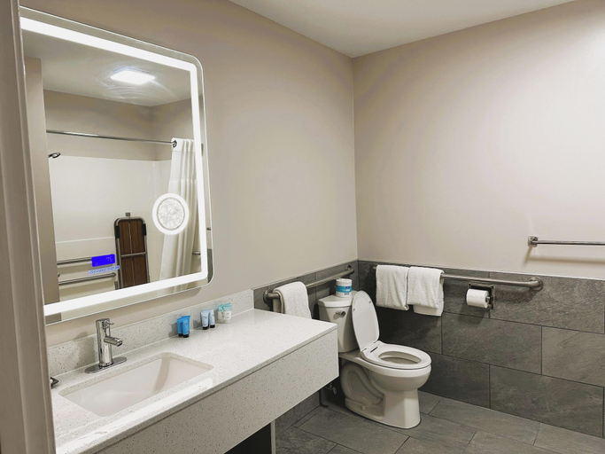 Bathroom 4, Spruce Lane Lodge & Cottages, Lancaster