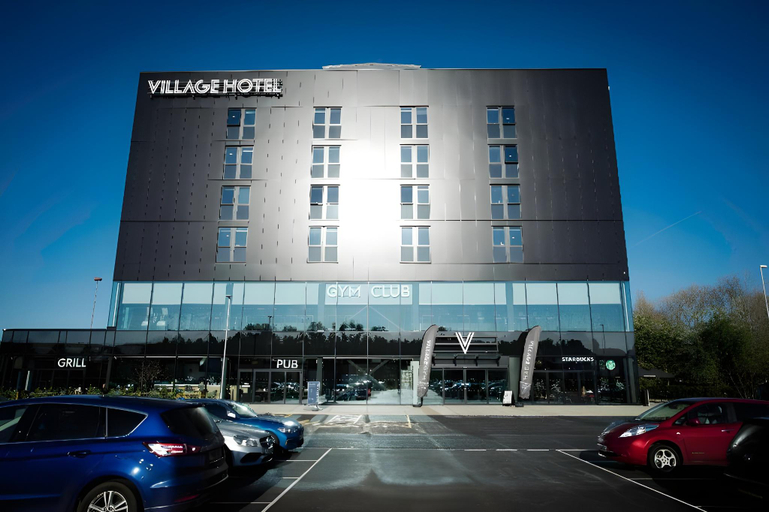 Exterior & Views