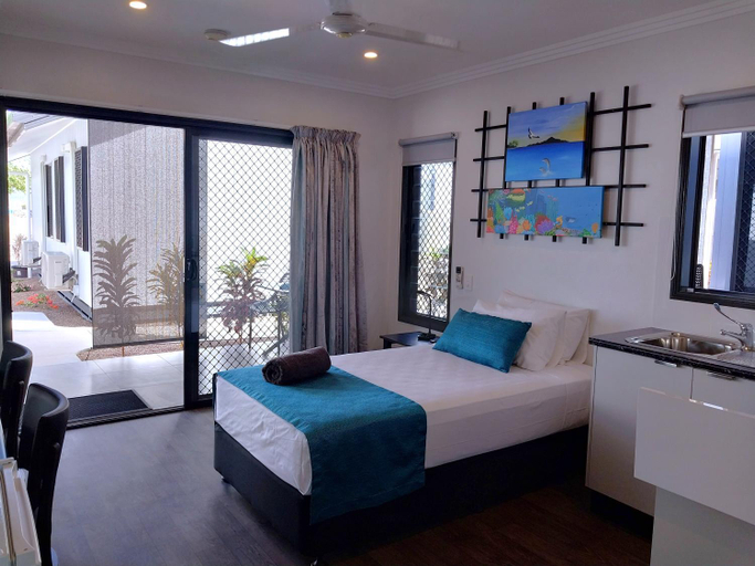 Bedroom 2, The Dugongs' Rest, Torres