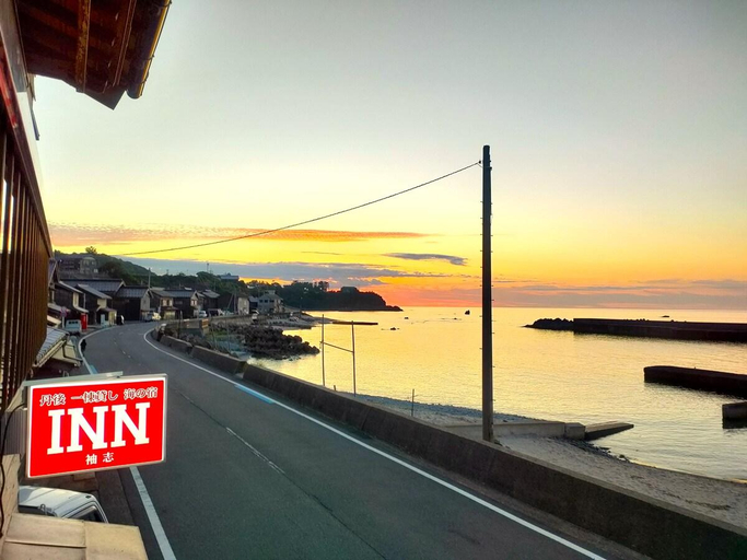 Others 5, 〘海まで3秒〙【伊根の舟屋まで車で25分】絶景オーシャンビューBBQ 一棟貸し宿, Kyōtango