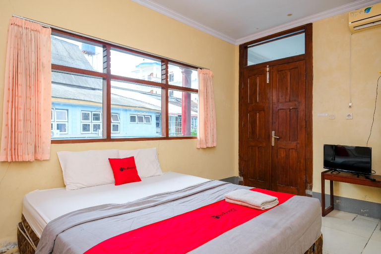 Bedroom, RedDoorz @ Hotel Pakem Sari Kaliurang, Sleman