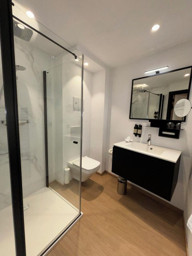 Bathroom 3, Ghent Urbanist Hotel by Harmony, Oost-Vlaanderen
