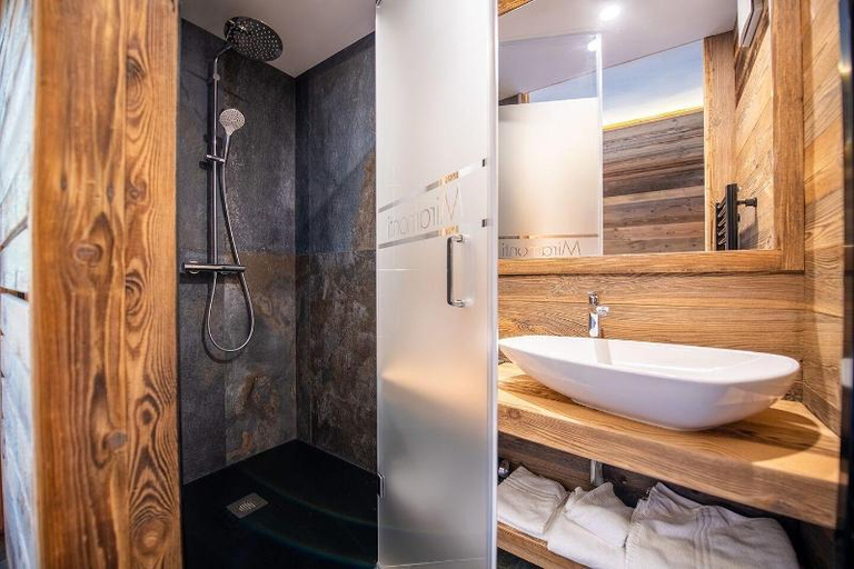 Bathroom 4, Hotel Majon Miramonti, Trento