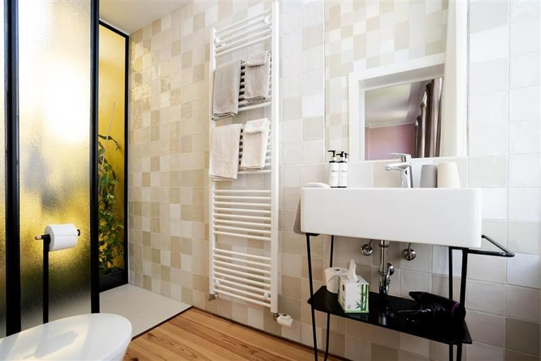 Bathroom 3, 22b&b, Antwerpen