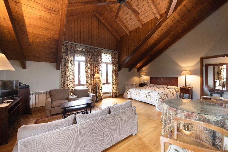 Bedroom 4, Conde Aznar, Huesca