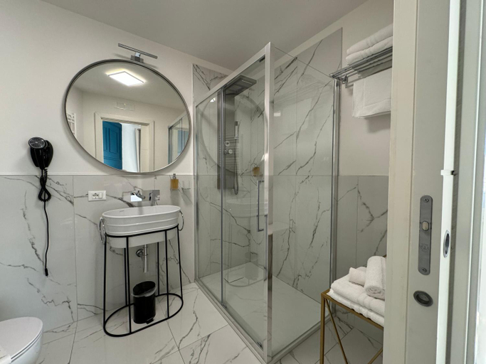 Bathroom 3, Alto Apartment, Roma