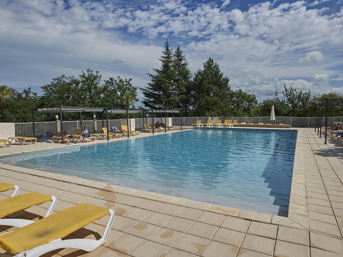Sport & Beauty 2, Villa in Lanzac with Private Garden, Lot
