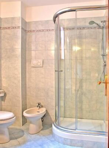 Bathroom 4, Hotel Fontana, Venezia