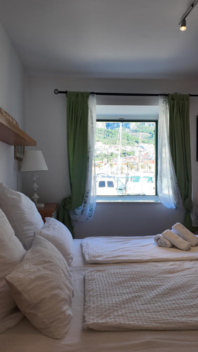 Bedroom 2, Villa Columba - 4 Star Deluxe Apartments, Makarska