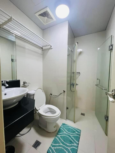 Bathroom 4, one palm tree villas &two palm tree villas, Pasay City