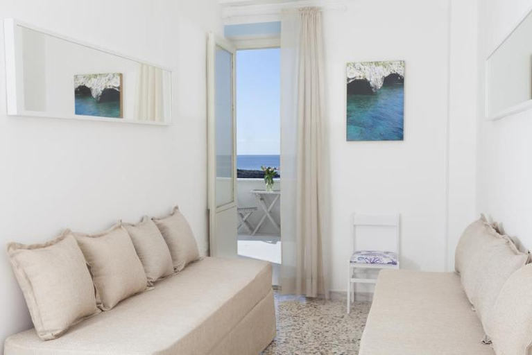 Others 5, Sud Beach Hotel, Taranto