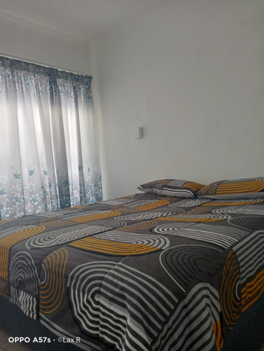 Bedroom 2, 7 Geelhout Ave, Ehlanzeni