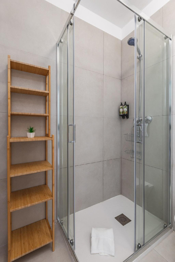 Bathroom 3, OPO Vale Formoso II Garden & BBQ, Porto