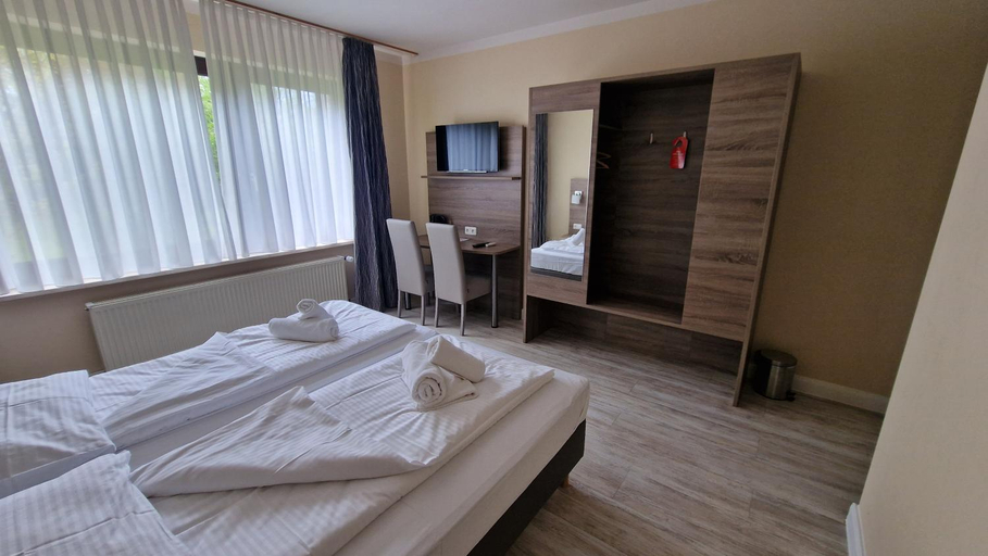 Bedroom 2, Hotel Tini, Heidekreis