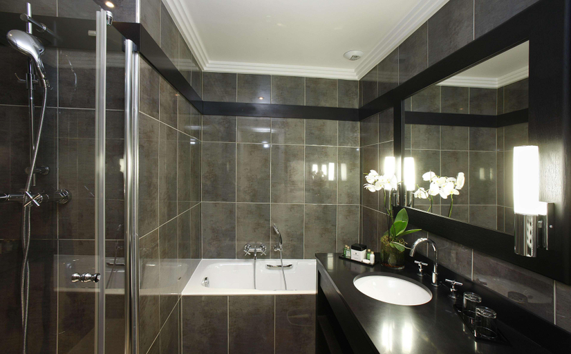 Bathroom 3, HOTEL CALIFORNIA CHAMPS ELYSEES, Paris