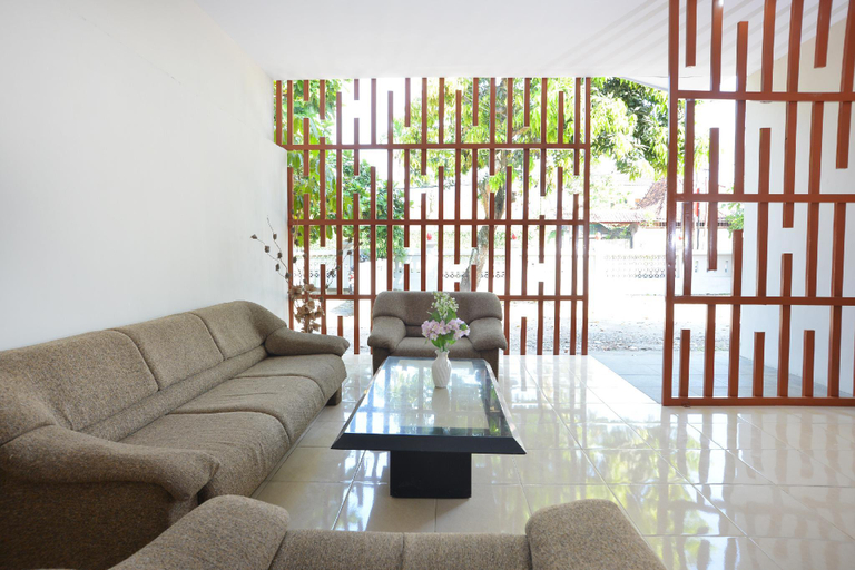 Public Area 2, Garden Guesthouse, Sleman