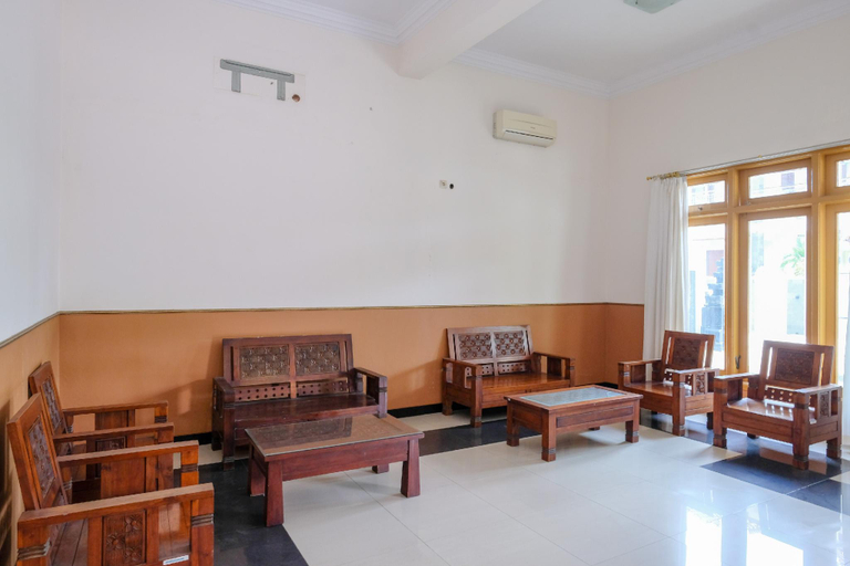 Public Area 2, RedDoorz @ Savitri Hotel, Sleman