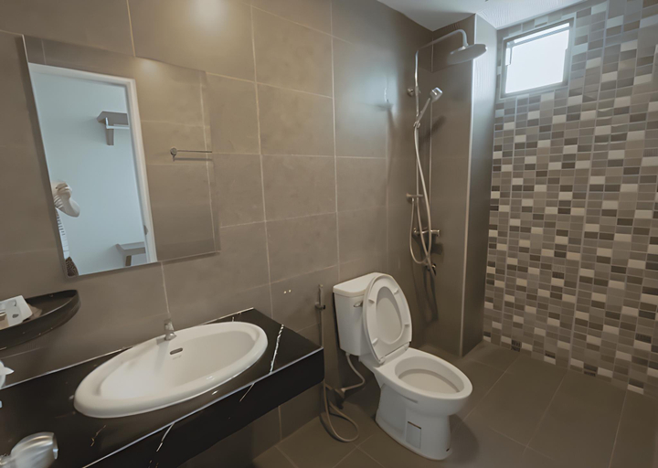 Bathroom 3, We resident Hotel, Hat Yai