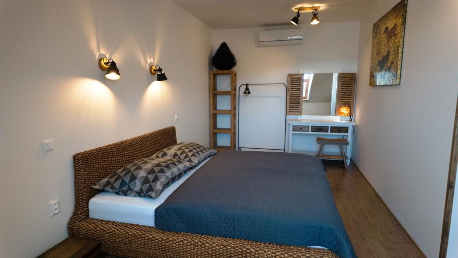Others 2, Apartman Vulcano, Zvolen