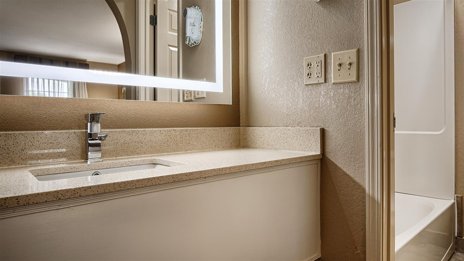 Bathroom 4, Best Western Catalina Inn, Tuscaloosa