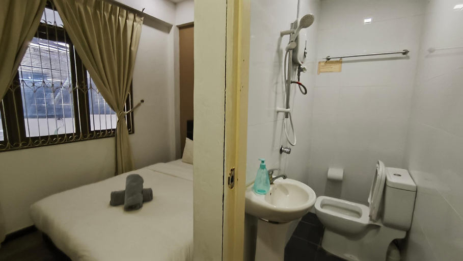 Bathroom 3, Natol Homestay London, Kuching