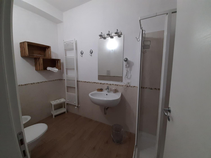 Others 5, La Creta b&b, Taranto