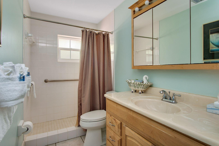 Bathroom 3, Beach Place Guesthouses, Brevard